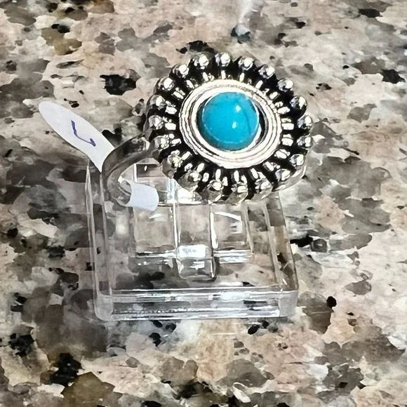 🆕 Silver Turquoise Fashion Ring (Size 7) - Picture 2 of 3